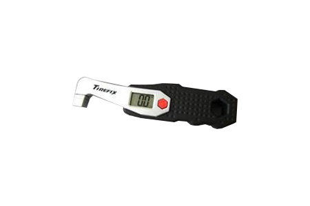 Digital tire pressure gauge